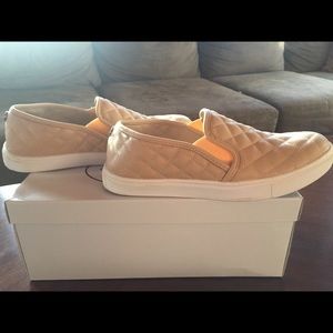 Steve Madden slip on sneakers